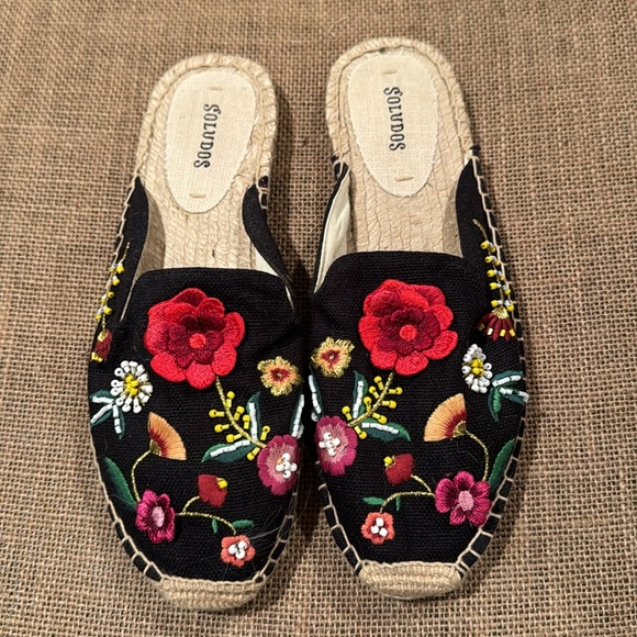SOLUDOS Embroidered and Beaded Slides - Picture 7 of 7